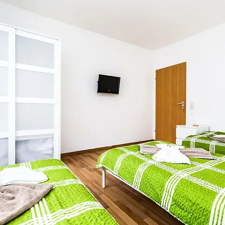 Workers Am Wiener Platz Apartment