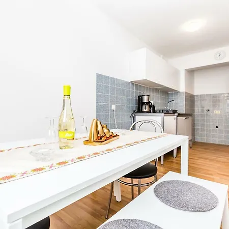 アパート Workers Am Wiener Platz *