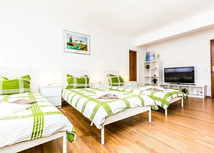 Workers Am Wiener Platz Lejlighed *