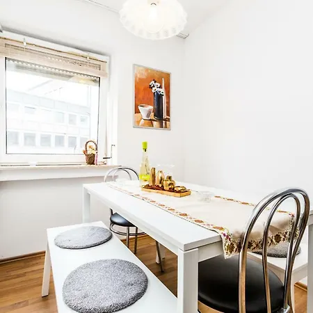 Appartamento Workers Am Wiener Platz Colonia