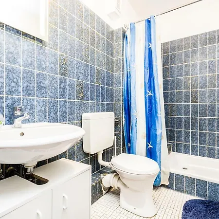 Workers Am Wiener Platz Appartamento *