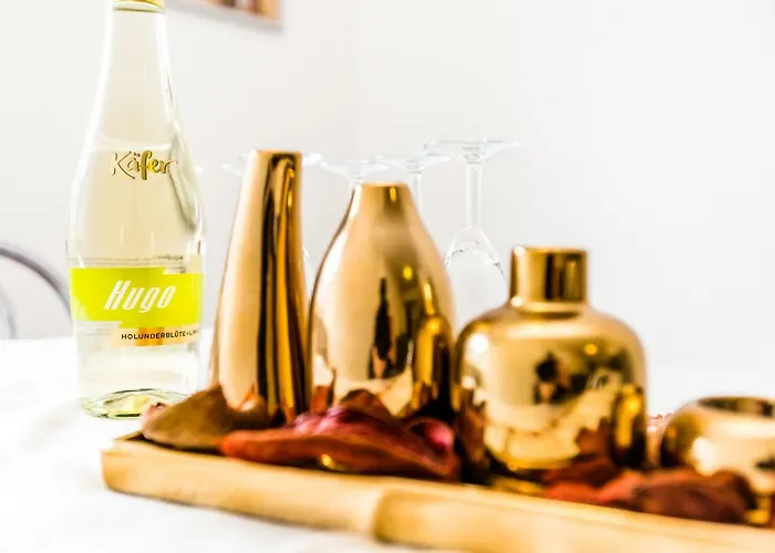 Workers Am Wiener Platz Colonia